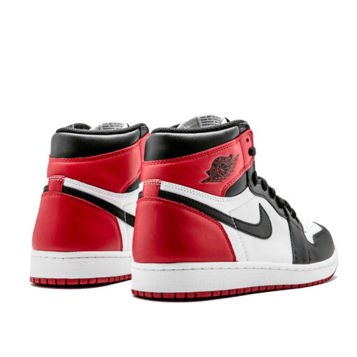 Кроссовки Nike Air Jordan 1 Retro High OG Black Toe 555088-184 чёрно-белые с красным - фото 3