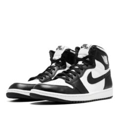 Кроссовки Nike Air Jordan 1 Retro High OG Black White 555088-010 чёрно-белые