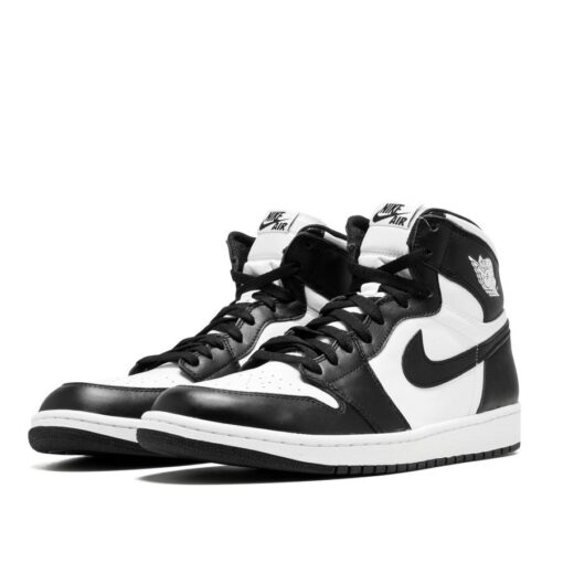 Кроссовки Nike Air Jordan 1 Retro High OG Black White 555088-010 чёрно-белые - фото 2