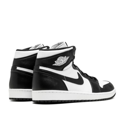 Кроссовки Nike Air Jordan 1 Retro High OG Black White 555088-010 чёрно-белые - фото 3