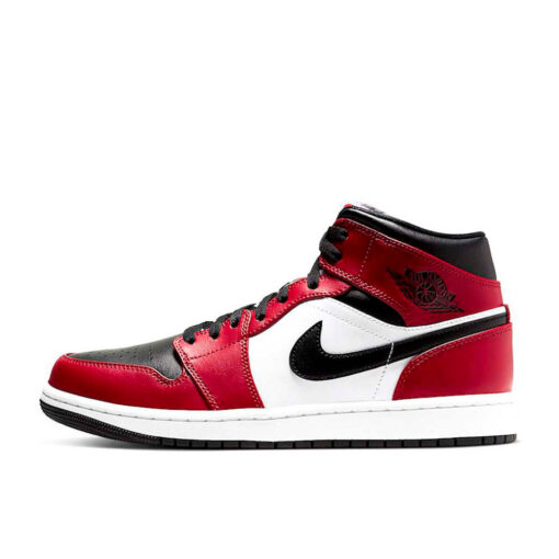 Кроссовки Nike Air Jordan 1 Mid Chicago Black Toe 554724-069 красно-чёрные с белым - фото 1