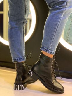 Ботинки женские Валентино черные A53456