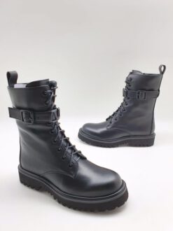 Ботинки женские Valentino черные A53468