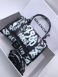 Женская кожаная сумка Balenciaga Print Hourglass черно-белая