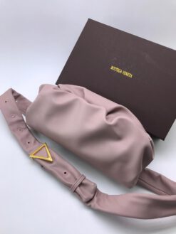 Женская кожаная сумка Bottega Veneta The Pouch Bulb розовая
