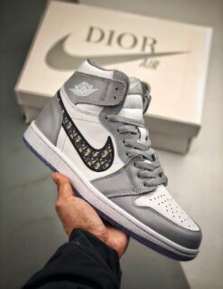 Кроссовки Nike Air Jordan 1 Retro High x Dior CN8607-002 серые