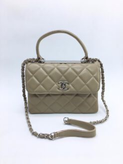 Женская сумка Chanel 24x18x9 бежевая