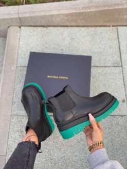 Ботинки женские Bottega Veneta черно-зеленые