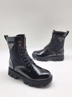 Ботинки женские Prada черные A53338