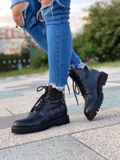 Ботинки женские Валентино черные A53366