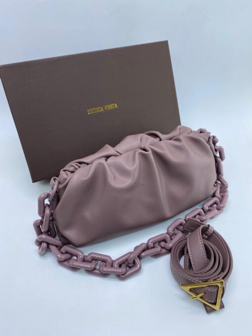 Женская кожаная сумка Bottega Veneta The Chain Pouch сиреневая - фото 1