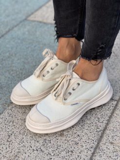 Кроссовки женские Chanel белые A54968