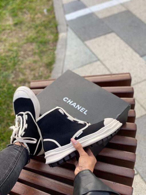 Кроссовки женские Chanel черно-белые A55018 - фото 3
