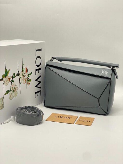 Женская кожаная сумка Loewe темно-серая - фото 2