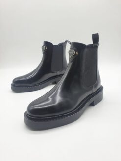 Ботинки женские Prada черные A55496