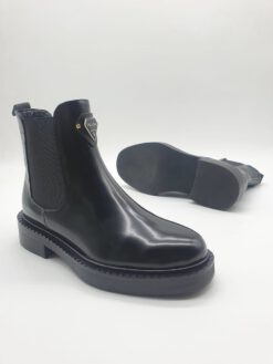 Ботинки женские Prada черные A55496