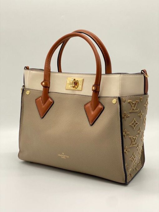 Женская сумка Louis Vuitton 31x27 бежевая - фото 2