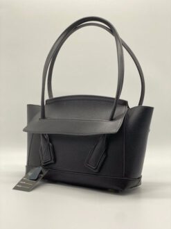 Женская кожаная сумка Bottega Veneta Small Arco 24×19 черная