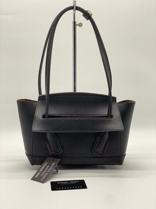 Женская кожаная сумка Bottega Veneta Small Arco 24x19 черная - фото 3