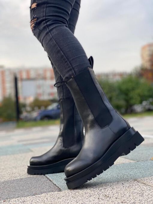 Зимние ботинки женские Bottega Veneta черные A56112 - фото 4