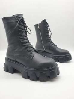 Зимние ботинки женские Prada черные A56344