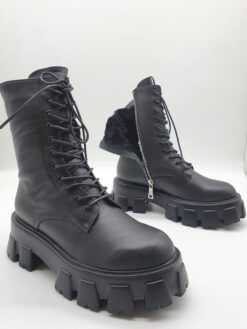 Зимние ботинки женские Prada черные A56344