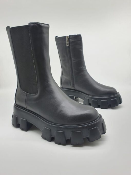Зимние ботинки женские Prada черные A56354 - фото 1