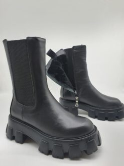 Зимние ботинки женские Prada черные A56354