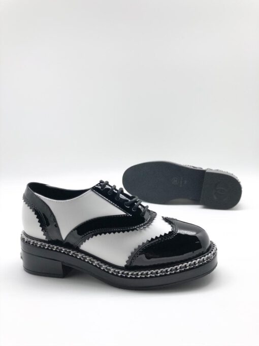 Туфли Chanel комбинированные черно-белые коллекция 2021-2022 - фото 6