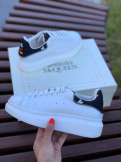Кроссовки Alexander McQueen белые коллекция 2021-2022 A61227