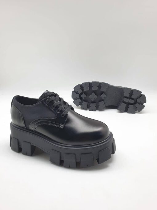 Туфли-дерби женские Prada черные коллекция 2021-2022 - фото 1