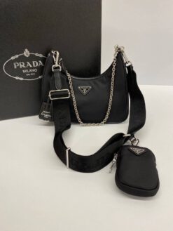 Сумка женская Prada Re-Edition черная премиум-люкс 23/17/6 A62667