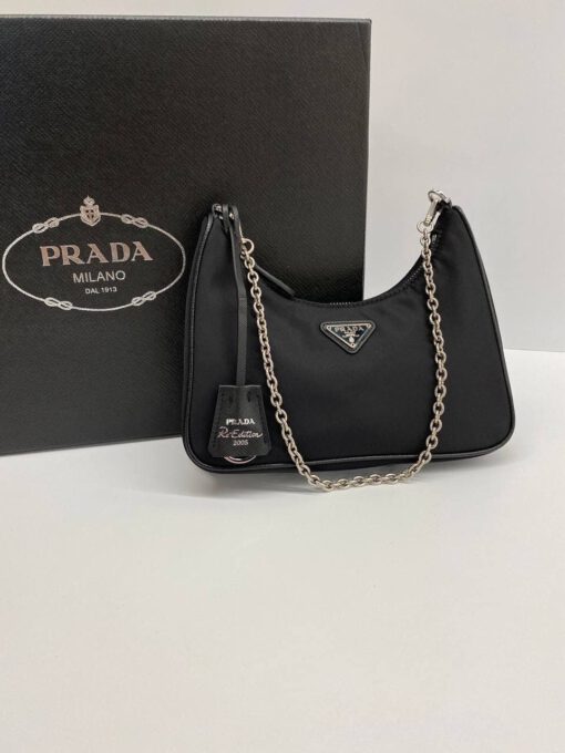 Сумка женская Prada Re-Edition черная премиум-люкс 23/17/6 A62667 - фото 7