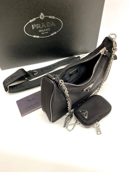 Сумка женская Prada Re-Edition черная премиум-люкс 23/17/6 A62667 - фото 4