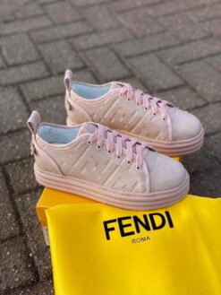 Женские кожаные кроссовки Fendi розовые коллекция 2021-2022