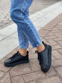 Женские кожаные кроссовки Fendi черные коллекция 2021-2022