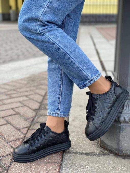 Женские кожаные кроссовки Fendi черные коллекция 2021-2022 - фото 4
