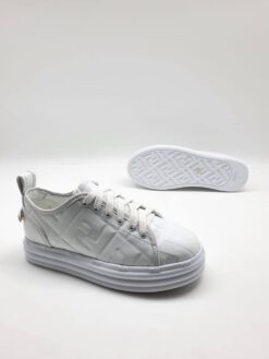 Женские кожаные кроссовки Fendi белые коллекция 2021-2022