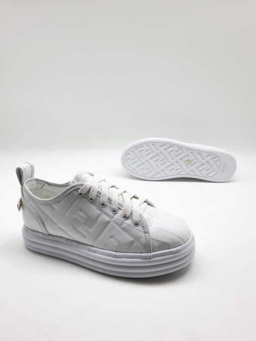 Женские кожаные кроссовки Fendi белые коллекция 2021-2022 - фото 3