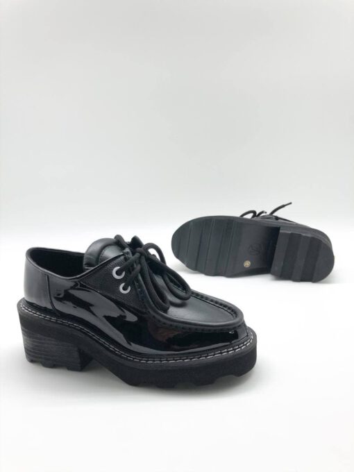 Туфли-дерби женские кожаные Louis Vuitton черные коллекция 2021-2022 A63266 - фото 1
