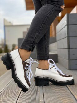 Туфли-дерби женские кожаные Louis Vuitton белые коллекция 2021-2022