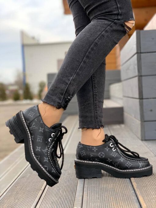 Туфли-дерби женские кожаные Louis Vuitton черные коллекция 2021-2022 A63279 - фото 4