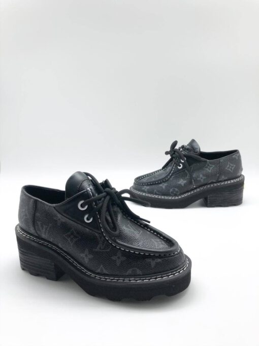 Туфли-дерби женские кожаные Louis Vuitton черные коллекция 2021-2022 A63279 - фото 1