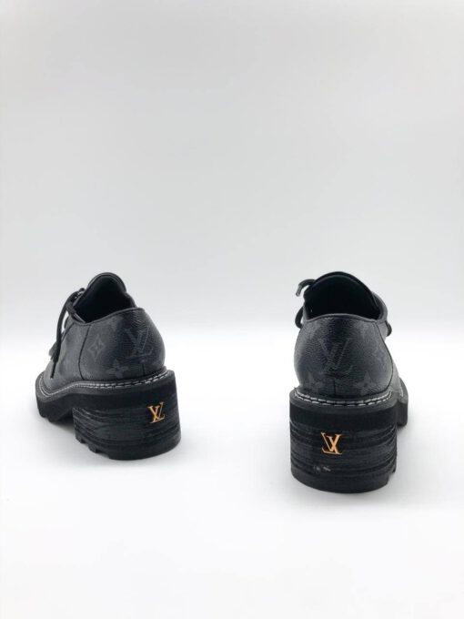 Туфли-дерби женские кожаные Louis Vuitton черные коллекция 2021-2022 A63279 - фото 3