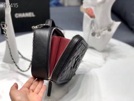 Женская кожаная сумка Chanel черная 20/15 см - фото 6