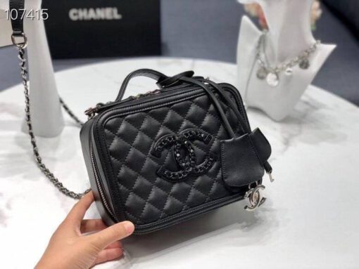 Женская кожаная сумка Chanel черная 20/15 см - фото 7