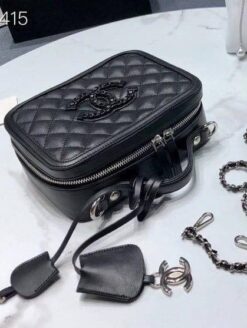 Женская кожаная сумка Chanel черная 20/15 см