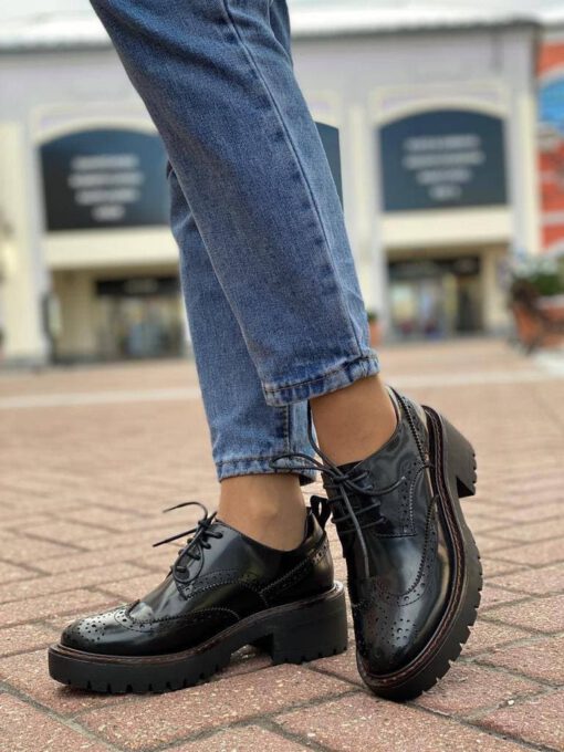 Туфли-дерби броги женские кожаные Louis Vuitton черные коллекция 2021-2022 - фото 5