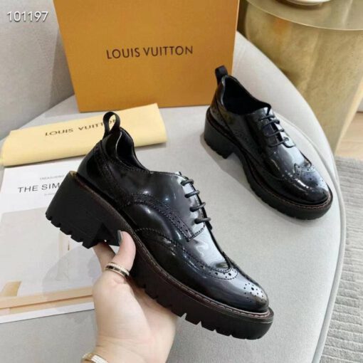 Туфли-дерби броги женские кожаные Louis Vuitton черные коллекция 2021-2022 - фото 3