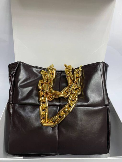 Женская плетеная кожаная сумка Bottega Veneta коричневая 35/33/18 - фото 1